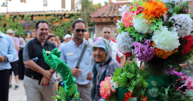  'Çiçek Açan Antalya' görücüye çıktı