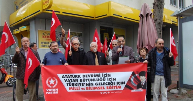  'Müfredattan Atatürk'ü çıkarmaya çalışıyorlar!'
