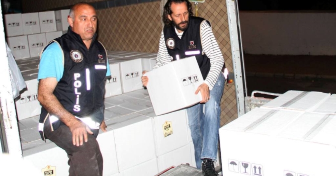 2 kamyon dolusu kaçak ve sahte içki ele geçirildi