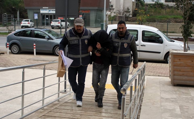 Alanya’da okullardan para çalan zanlı yakalandı