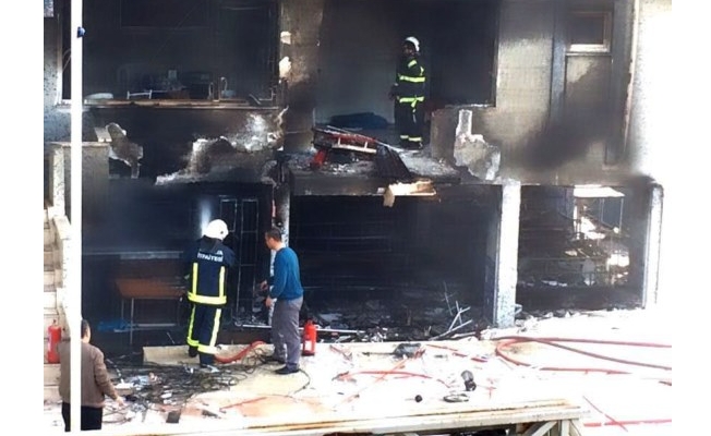 Otelde yangın çıktı