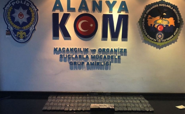 103 adet kaçak cep telefonu ele geçirildi