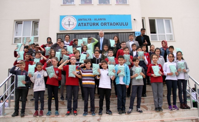 Öğrenci ve velilerden Afrin’deki Mehmetçiğe destek