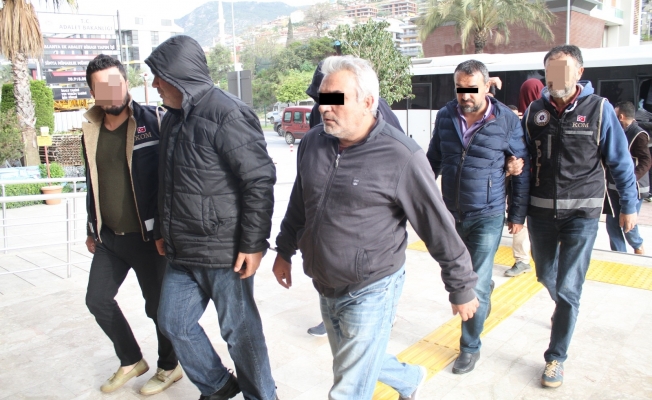 Alanya'da tefeci operasyonunda 12 tutuklama