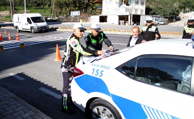 Polis motosikletlileri denetledi