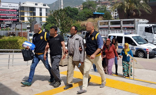 Alanya'da yasak aşk cinayetine 5 gözaltı