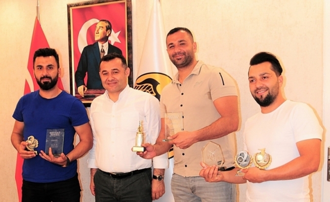 Avrupa şampiyonları protokolle buluştu