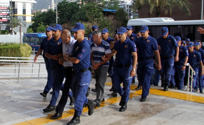 Emlak çetesi adliyede