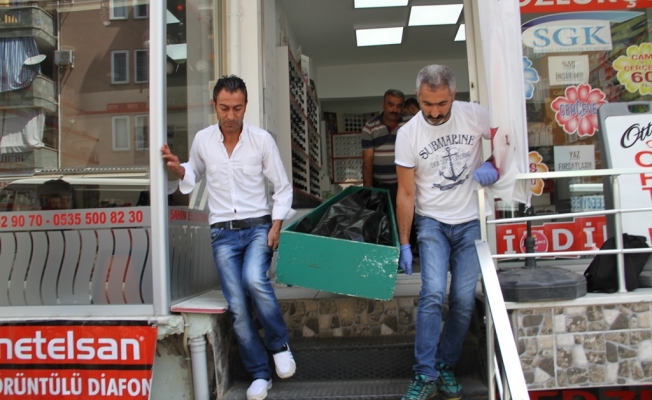 İşyerinde intihar etti