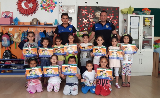 Miniklere polislik aşılandı