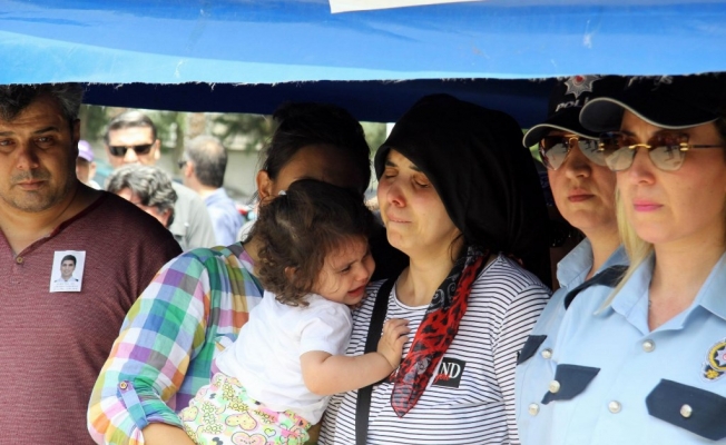 Tabancası kazara ateş aldı