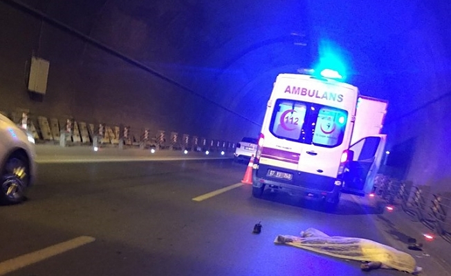 Tünelde kamyon bisikletlileri biçti : 1 ölü 2 yaralı