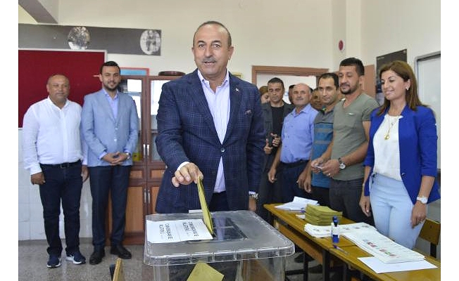 Bakan Çavuşoğlu, Alanya&#039;da Oyunu Kullandı