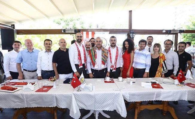Bakan Çavuşoğlu Antalyaspor'un konuğu oldu