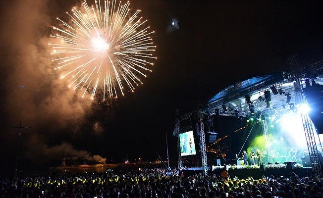 Ceceli gençleri coşturdu