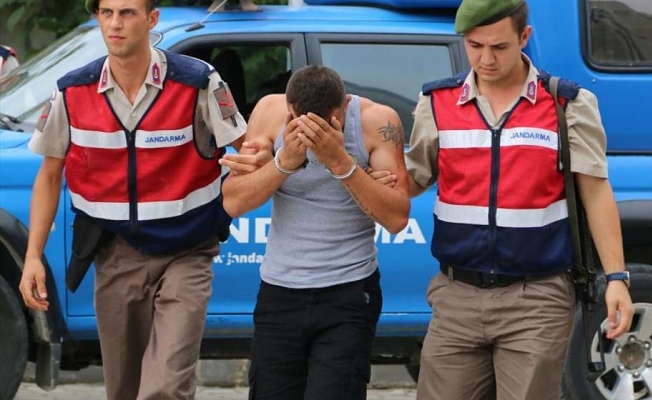 Hırsızlar jandarmadan kaçamadı