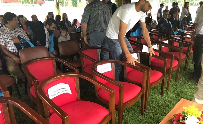 Mezuniyet törenin de koltuk krizi