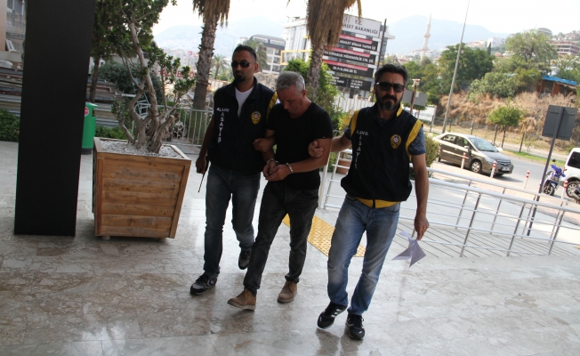10 yıldır kaçak olan dolandırıcı şüphelisi tutuklandı