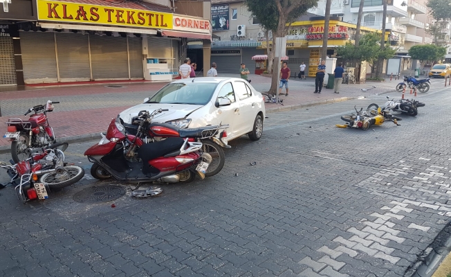 Alanya'da otomobil sürücüsü ortalığı savaş alanına çevirdi