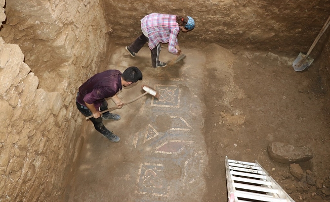 İki bin yıllık kentte yeni  mozaik alanlar bulundu