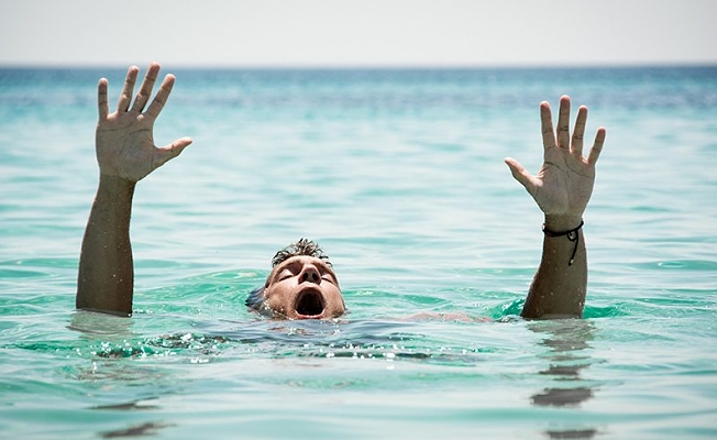 Iraklı tatilci son anda kurtarıldı