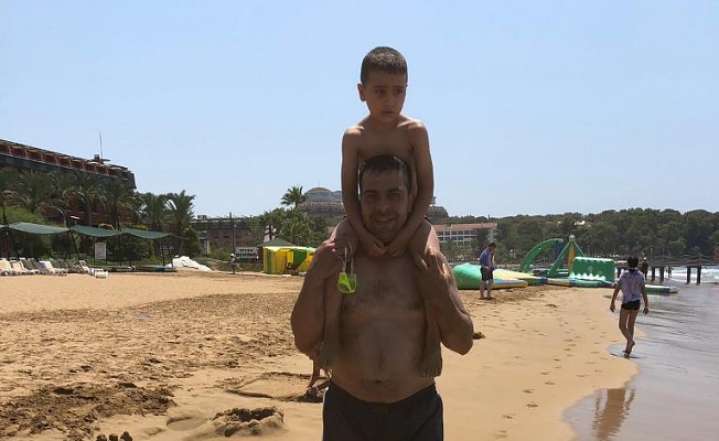 Kayıp oğluna kavuşma anı duygulandırdı