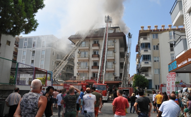 Alanya'da otelde yangın paniği!