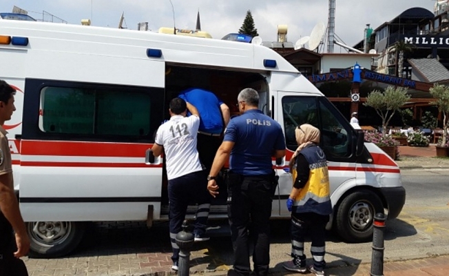 Asker gidemeyen genç kendini kesti