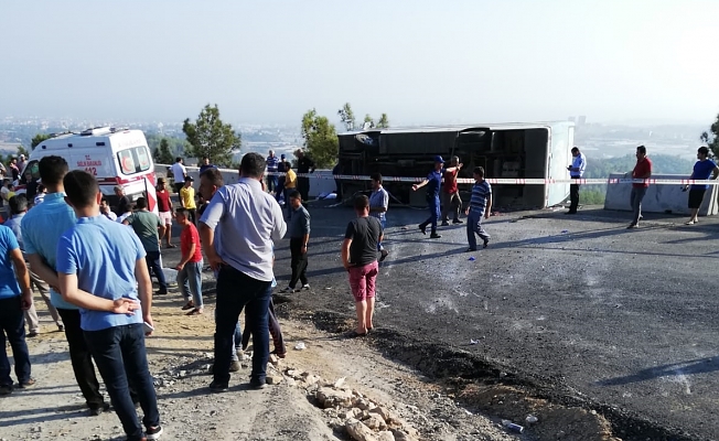 Güzelbağ'da Kermes Servisi Devrildi: 13 yaralı