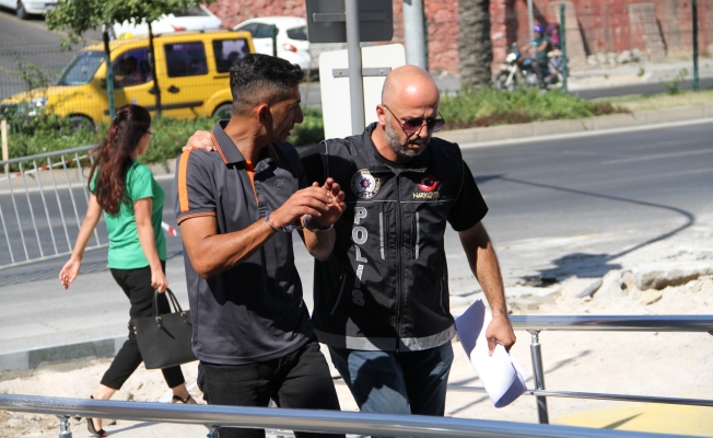 Polis, 100 adet uyuşturucu hap ele geçirdi