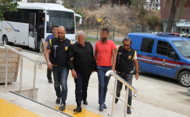 Tekneler bilerek çarpıştı, tatilciler dehşeti yaşadı!