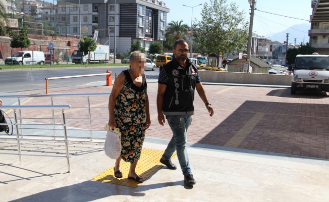 66 yaşında uyuşturucudan gözaltında