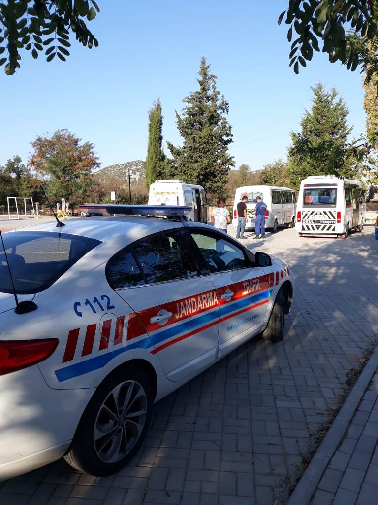 Jandarmadan okul sürücülerine eğitim ve denetim