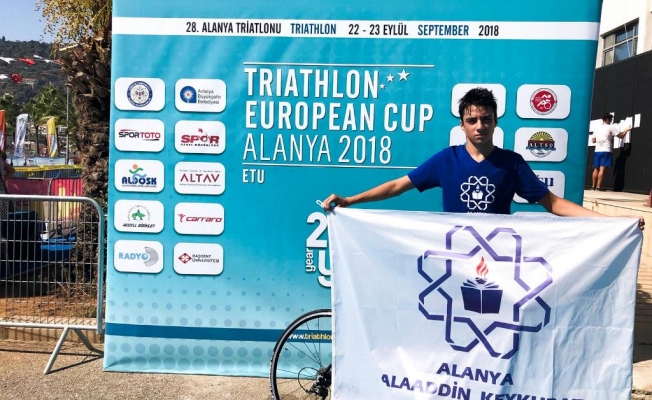 Triathlon’a Alaaddin Keykubat Kolejli damgası