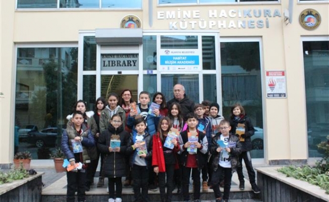 Yazar Aydoğan Yavaşlı öğrencilerle buluştu