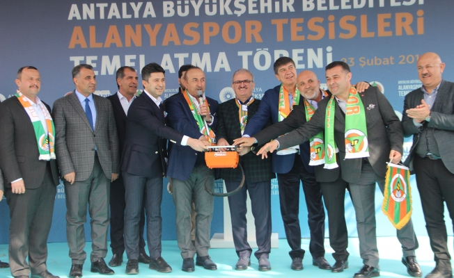 Alanyaspor Tesisleri'nin temeli Bakan Çavuşoğlu’nun katılımıyla atıldı