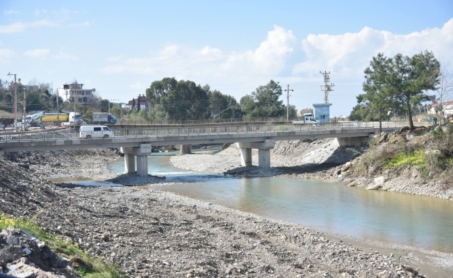 Alanya Belediyesi Demirtaş Köprüsü’nü güzeleştiriyor