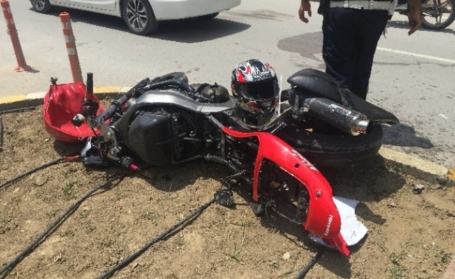 Ehliyetsiz motosiklet sürücüsü kazada yaralandı!