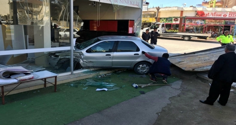 Gazipaşa'da akıl almaz kaza! 1 kişi yaralandı