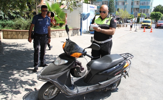 Polis motosiklet denetimlerini sürdürüyor