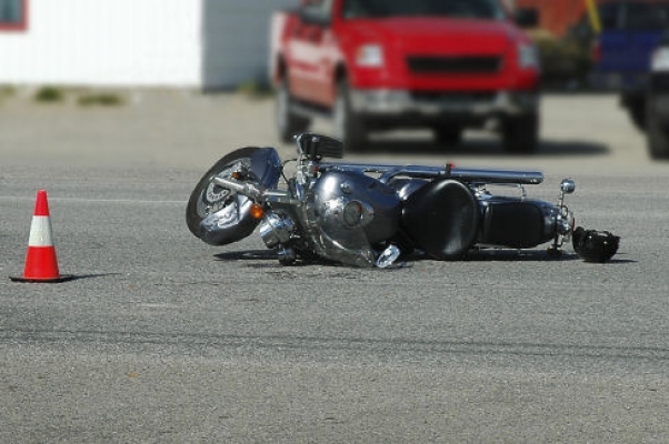 Alanya’da motosiklet devrildi: 1 yaralı