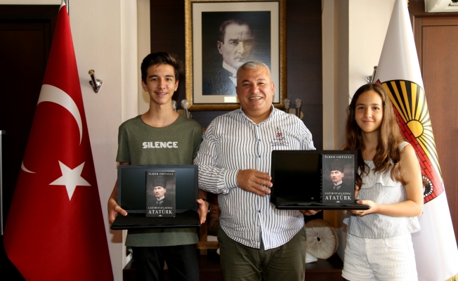 Başkan Şahin, Alanya'nın gururu olan öğrencileri tebrik etti