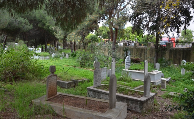 Alanya'da  tarihi mezarlığa bakım