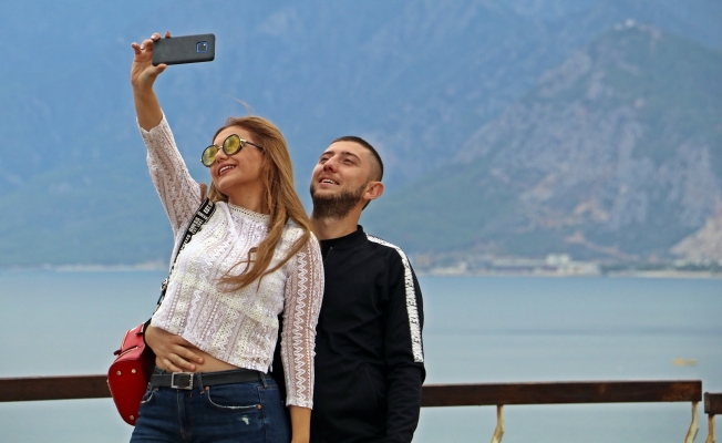 Dünyaca ünlü plajda turistler selfie yarışına girdi