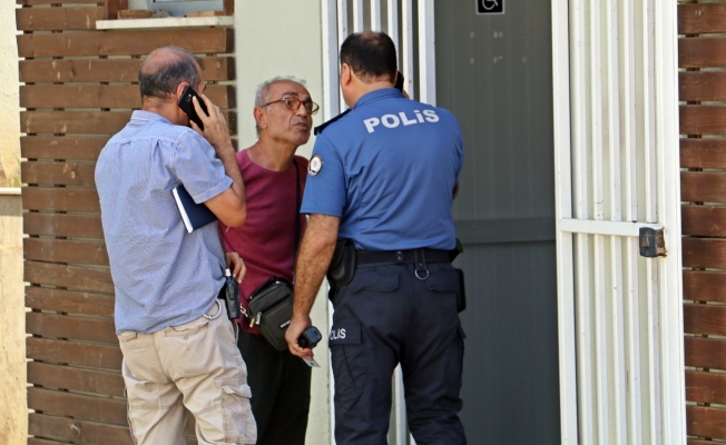 Kimliği belirsiz bıçaklı saldırgan, emekli adamı tuvalette gasp etti