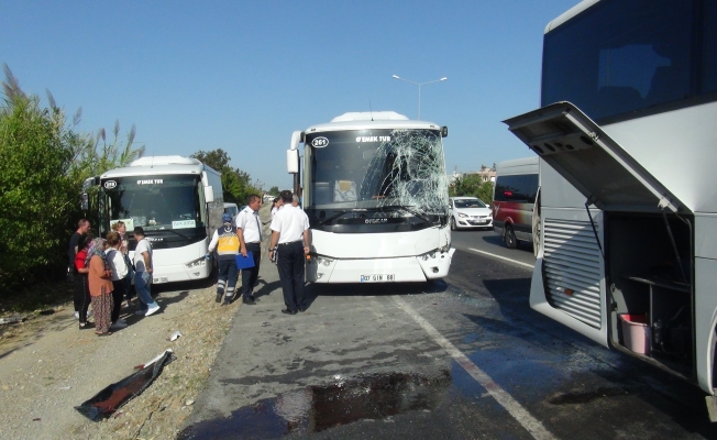 Tur otobüslerinin kazası ucuz atlatıldı
