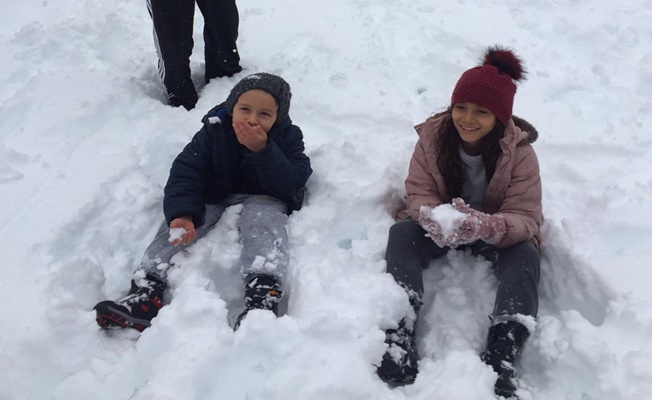 Alanya'ya kar yağdı! Vatandaşlar yaylaya akın etti
