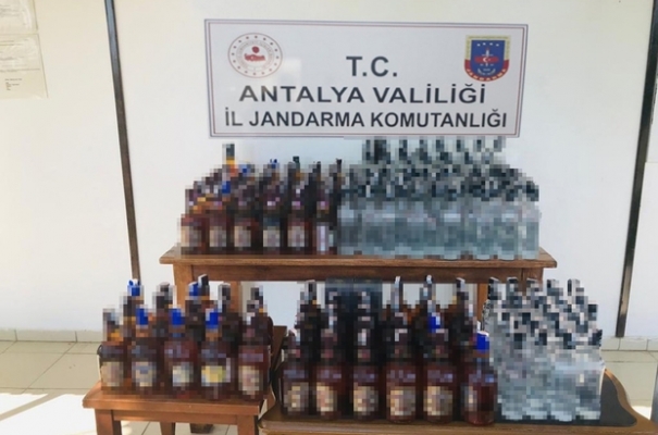 Alanya’da 85 bin TL değerinde kaçak içki ele geçirildi