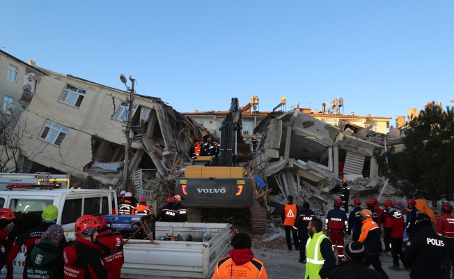 AFAD: Depremde 31 kişi hayatını kaybetti