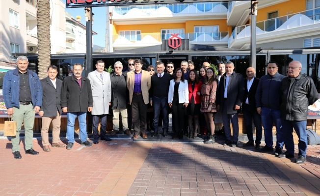 Alanya'da gazeteciler 10 Ocak'ı kutladı